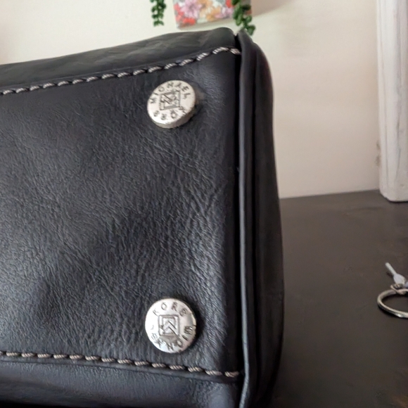 Michael Kors Black Leather Vintage Shoulder Bag - Picture 7 of 16